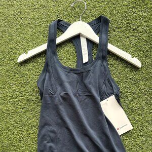 Swiftly Tech Racerback Tank Top 2.0 Hip Length - True Navy